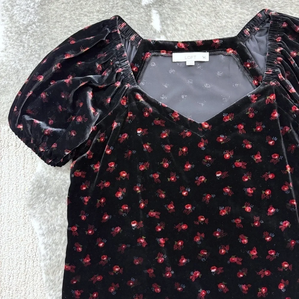 LOFT Velvet Floral Puff Sleeve Top